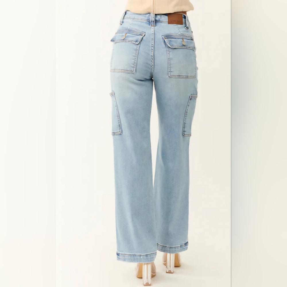 Judy Blue High Rise Light Wash Straight Wide Leg Cargo Jeans Regular Plus NEW - Picture 14 of 16